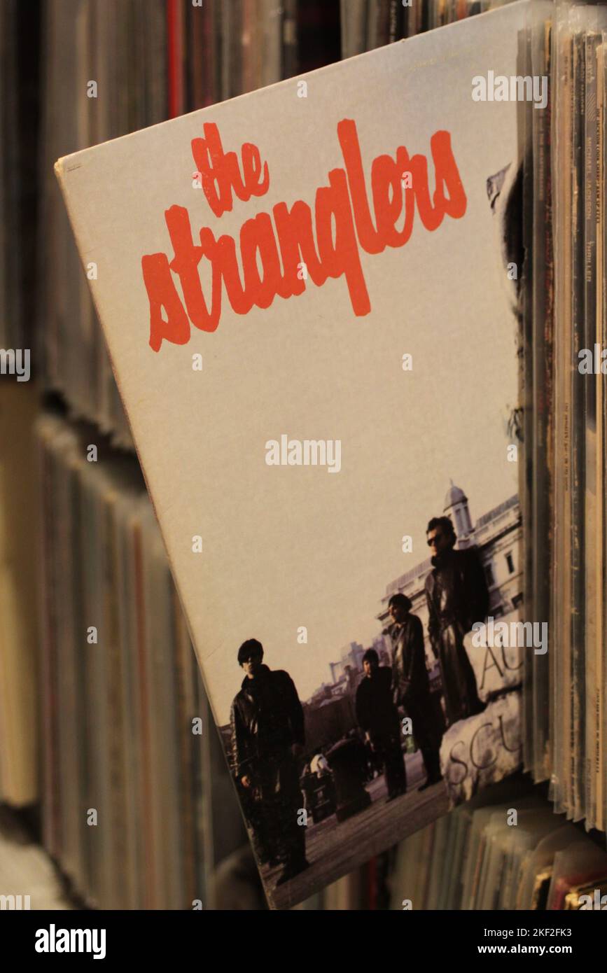 The Strangler Klangskulpturen auf Vinyl-Format Stockfoto