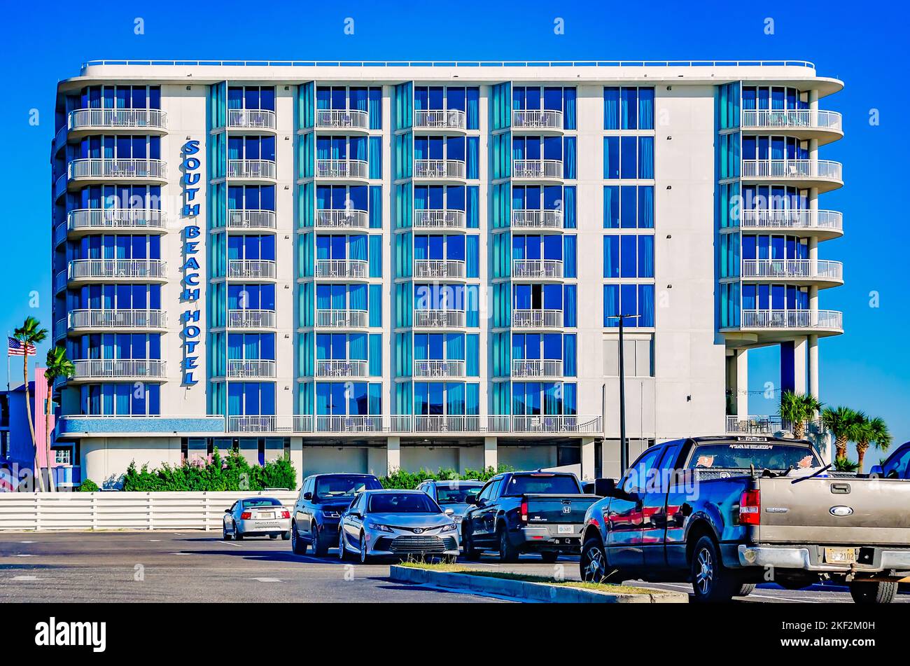 Das South Beach Hotel befindet sich am Biloxi Beach, 13. November 2022, in Biloxi, Mississippi. Das Hotel am Biloxi Beach verfügt über 99 Suiten. Stockfoto