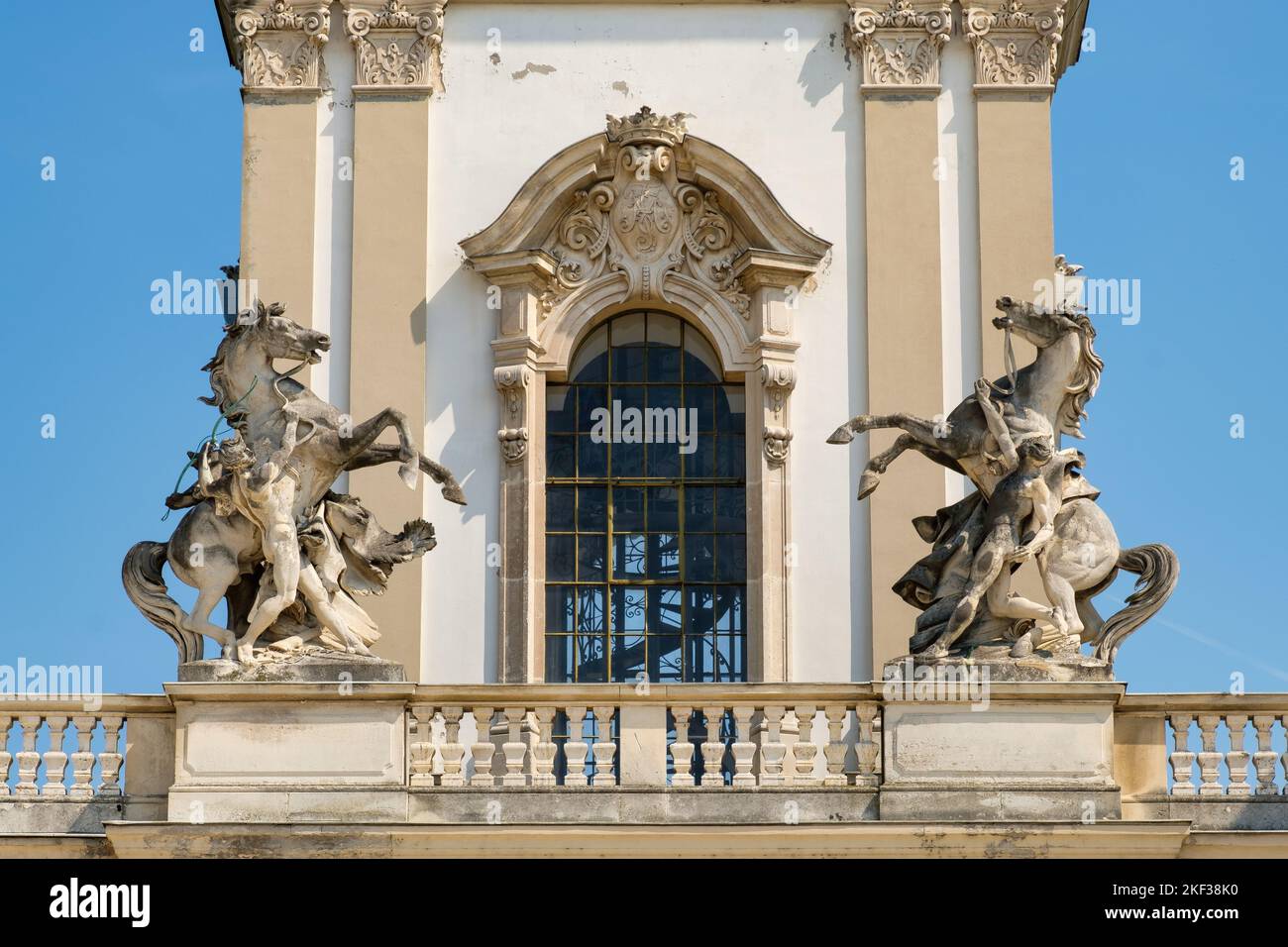 Pferdedottern auf dem Glockenturm des Festetics Palace - Keszthely, Ungarn Stockfoto