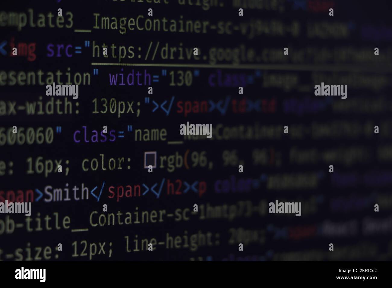 Softwareentwicklung durch Programmierer. Abstrakter Computer-Skriptcode. Programmiercode-Bildschirm des Software-Entwicklers Stockfoto