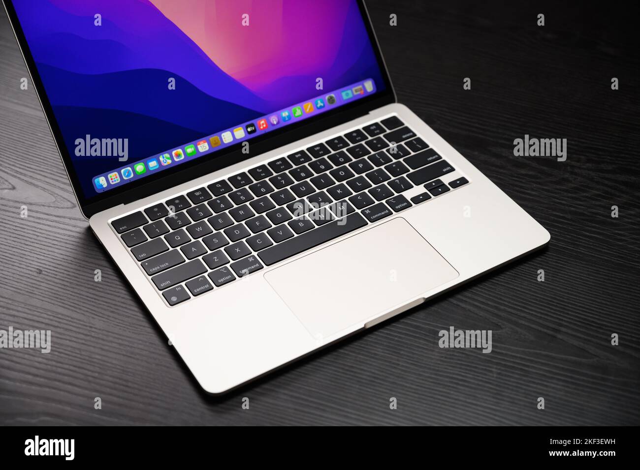 Ho-Chi-Minh-Stadt, Oktober 2022 - Macbook Air m2 Fotos nur für redaktionelle Verwendung Stockfoto