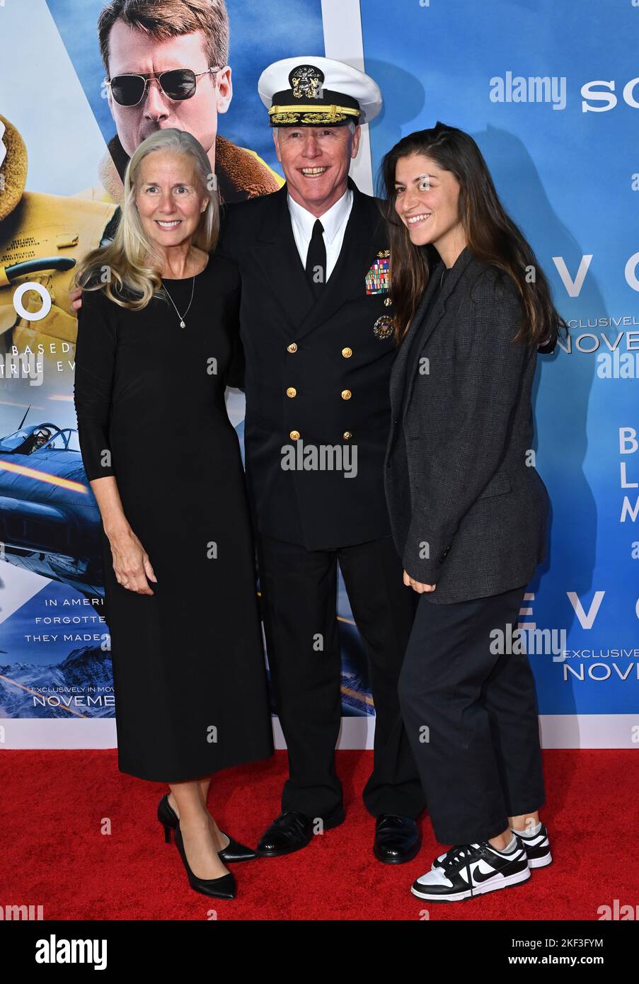 Los Angeles, USA. 15.. November 2022. Vizeadmiral Kenneth Whitesell & Gäste bei der Premiere von „Devotion“ im Regency Village Theatre. Bildquelle: Paul Smith/Alamy Live News Stockfoto