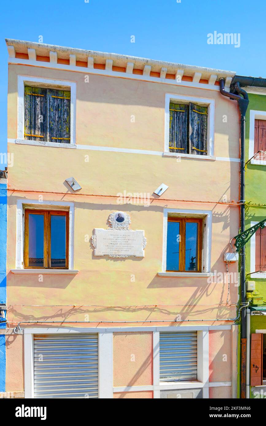 Bunte Häuser auf Burano Island. Berühmtes Reiseziel, Venedig, Italien Stockfoto