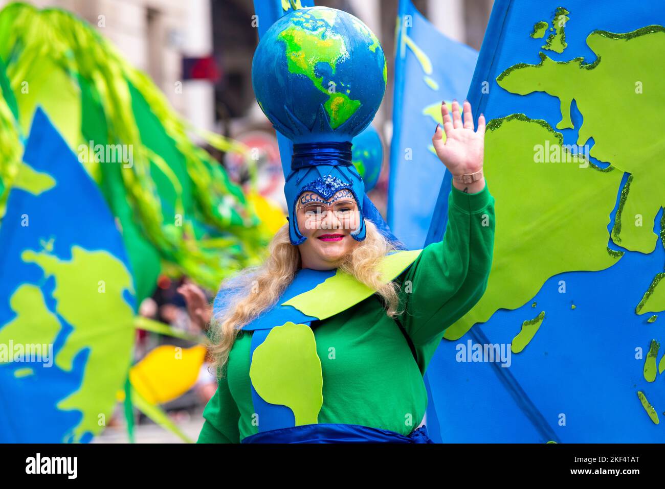 ANWALTSKANZLEI DER STADT LONDON bei der Lord Mayor's Show Parade in der City of London, Großbritannien. Globe-Kostüm Stockfoto