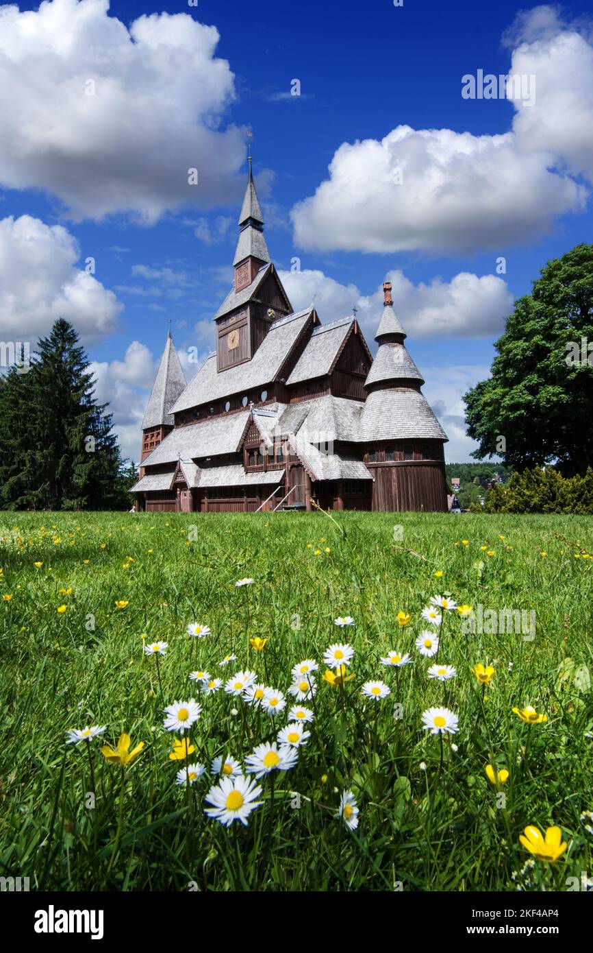 Die Gustav-Adolf-Stabkirche ist eine Stabkirche im Goslarer Stadtteil Hahnenklee-Bockswiese im Harz. Der Bau ist eine freie Ausbildung der Stabkirche Stockfoto