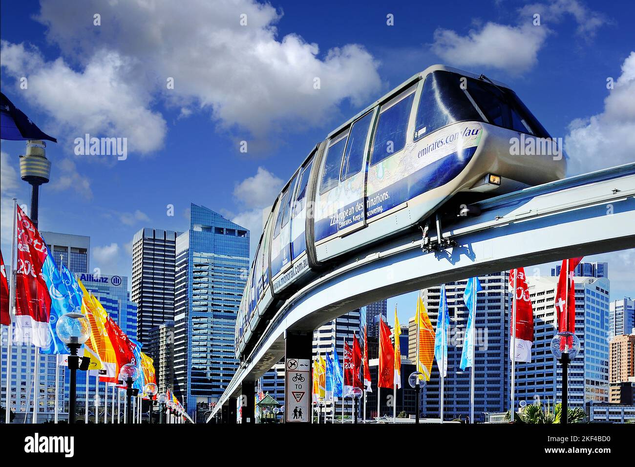 Monorail Bahn auf der Pyrmont Bridge in Darling Harbour, Sydney Stockfoto