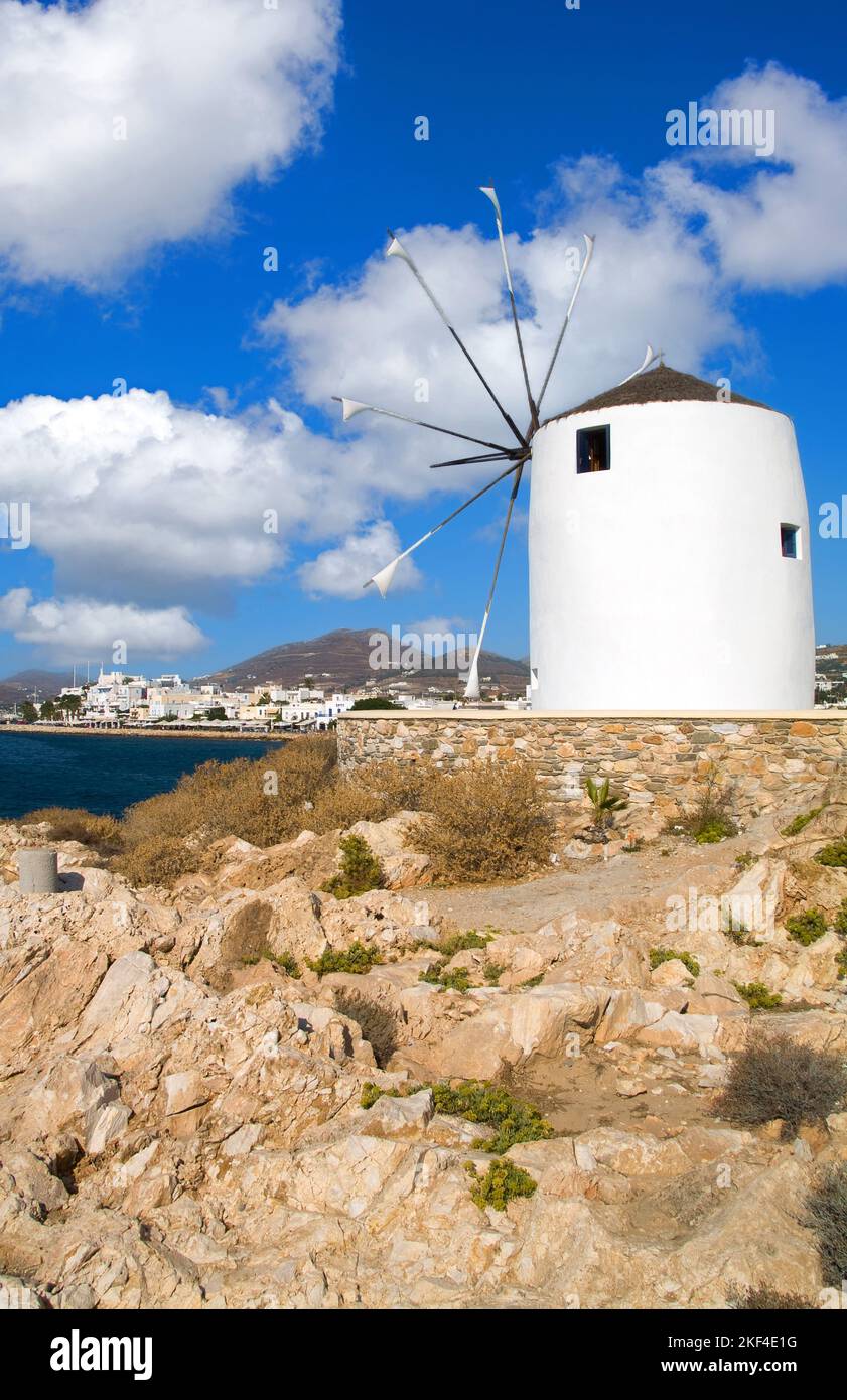Windmühle auf Paros, Kykladen, Griechische Inseln, Parikia, Griechenland, Insel in der Ägäis, Nebenmeer, Mittelmeer, Stockfoto