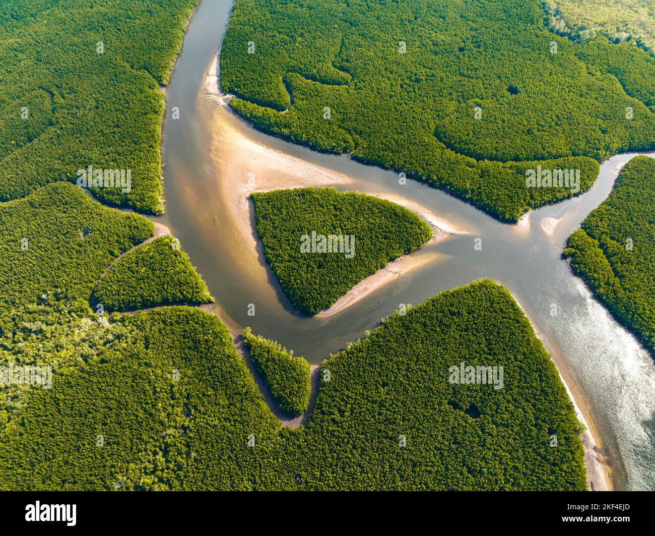 Herzförmige Insel in Khao Chom Pa Sea Mangrove Aussichtspunkt, in Trang, Thailand Stockfoto