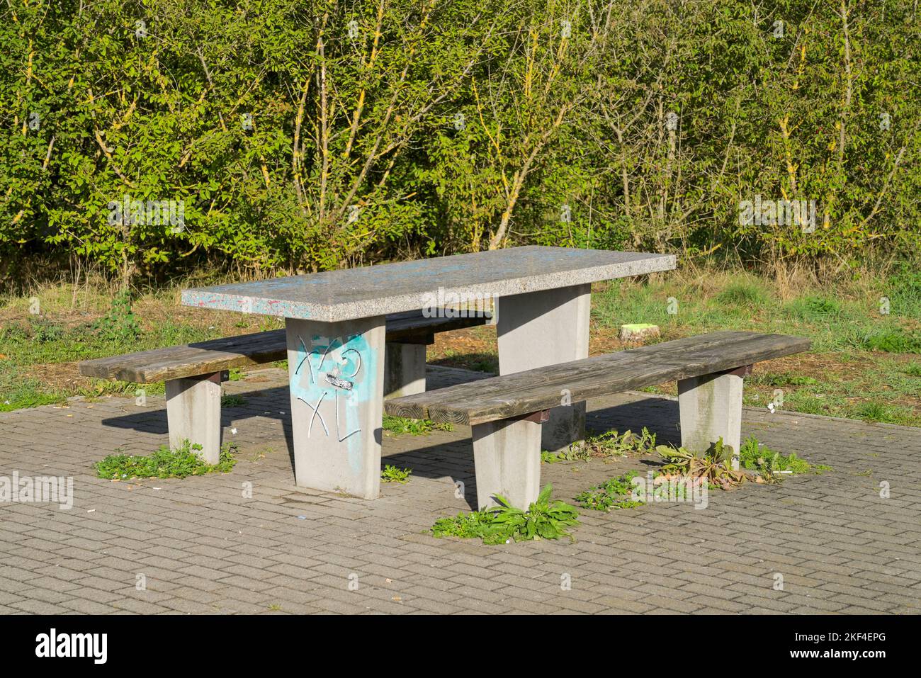 Bank, Autobahn-Parkplatz Stockfoto