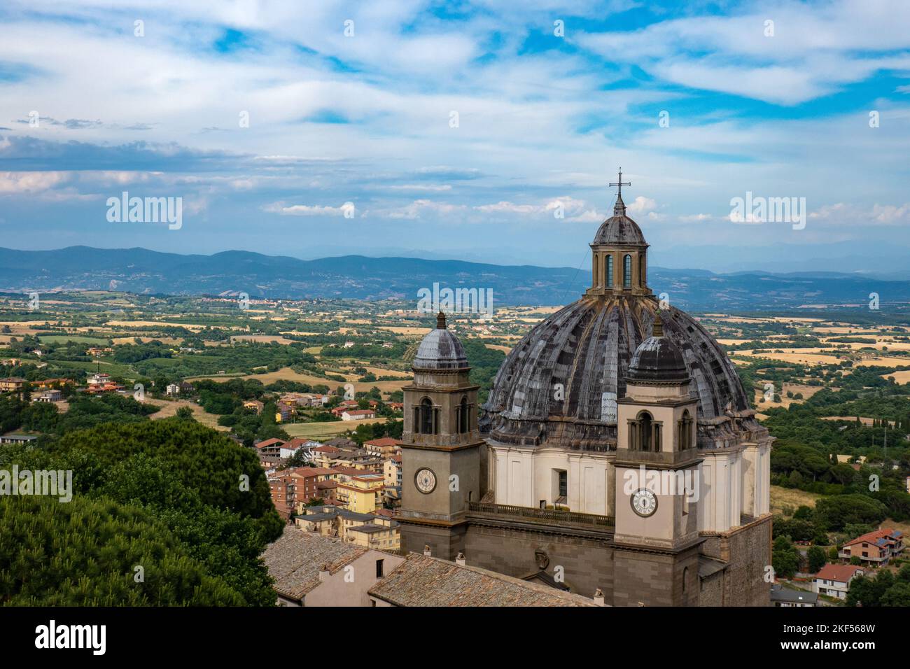 Landschaft von der Spitze des Turms der Burg von Montefiascone, Latium, Italien, entlang des Francigena Pfades Stockfoto