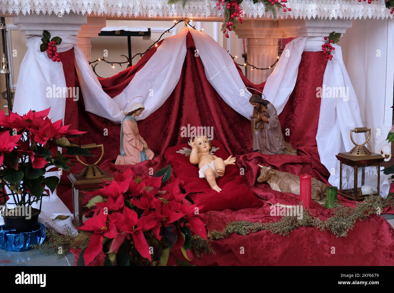 Weihnachtsstern von bethlehem krippe -Fotos und -Bildmaterial in hoher  Auflsung  Alamy