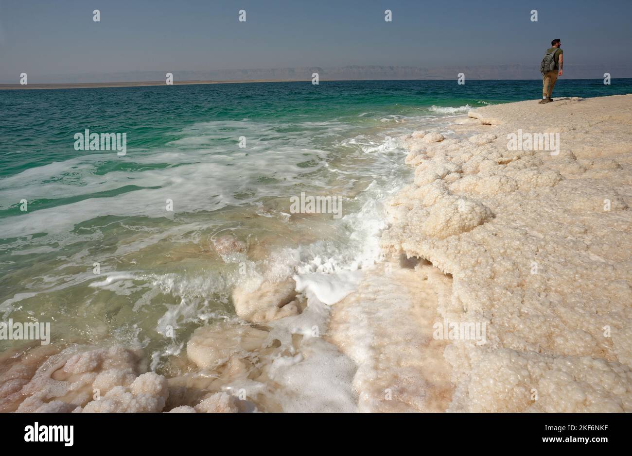 Das Tote Meer, Jordanien. Im Toten Meer gibt es nichts lebendiges. Über 400 Meter unter dem Meeresspiegel. Stockfoto