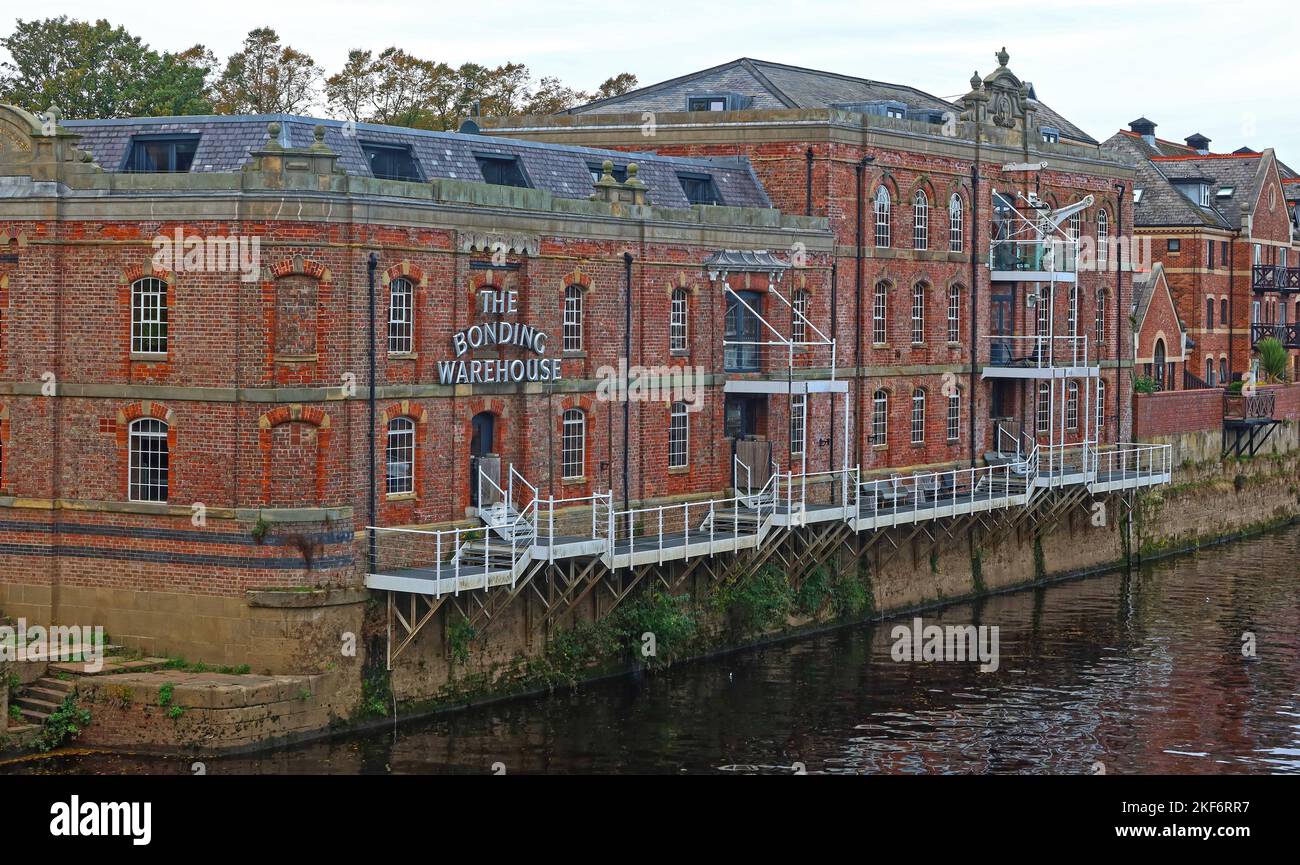 Die Bonding Warehouse Apartments, River Ouse, Terry Ave, York, North Yorkshire, ENGLAND, GROSSBRITANNIEN, YO1 6FA Stockfoto