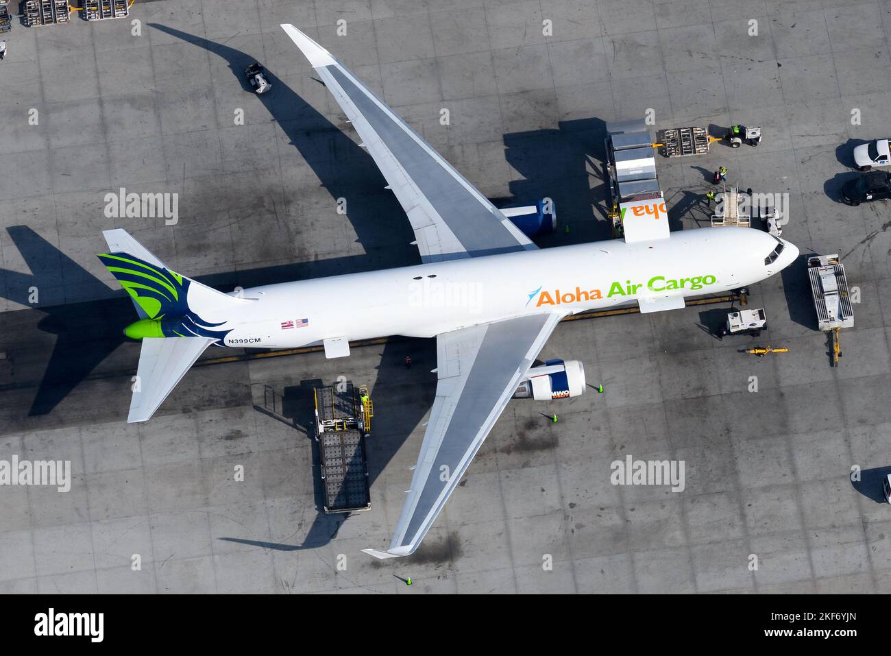 Aloha Air Cargo Boeing 767-Flugzeuge, die Frachtschiffflüge anbieten. Flugzeug 767-300F von Aloha Air Cargo registriert als N399CM. Stockfoto