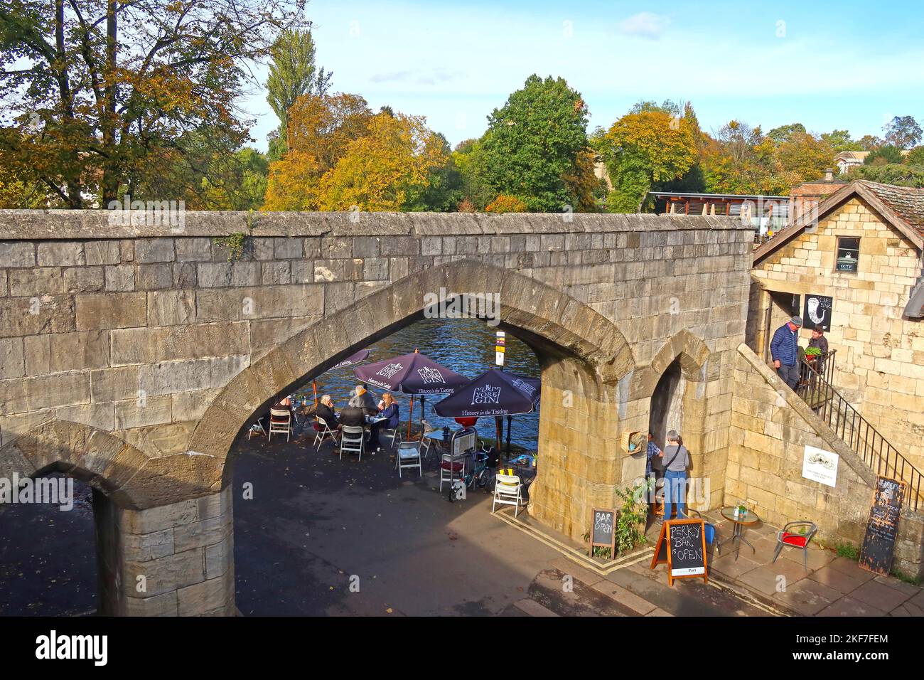 Lendal Bridge, Yorkshire, England, YO1 - die perky Peacock Bar Stockfoto