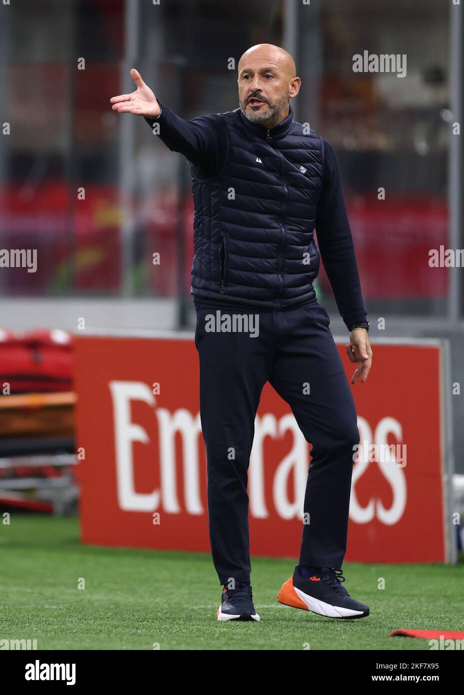 Mailand, Italien, 13.. November 2022. Vincenzo Italiano Cheftrainer von ACF Fiorentina reagiert während des Serie-A-Spiels bei Giuseppe Meazza, Mailand. Bildnachweis sollte lauten: Jonathan Moscrop / Sportimage Stockfoto