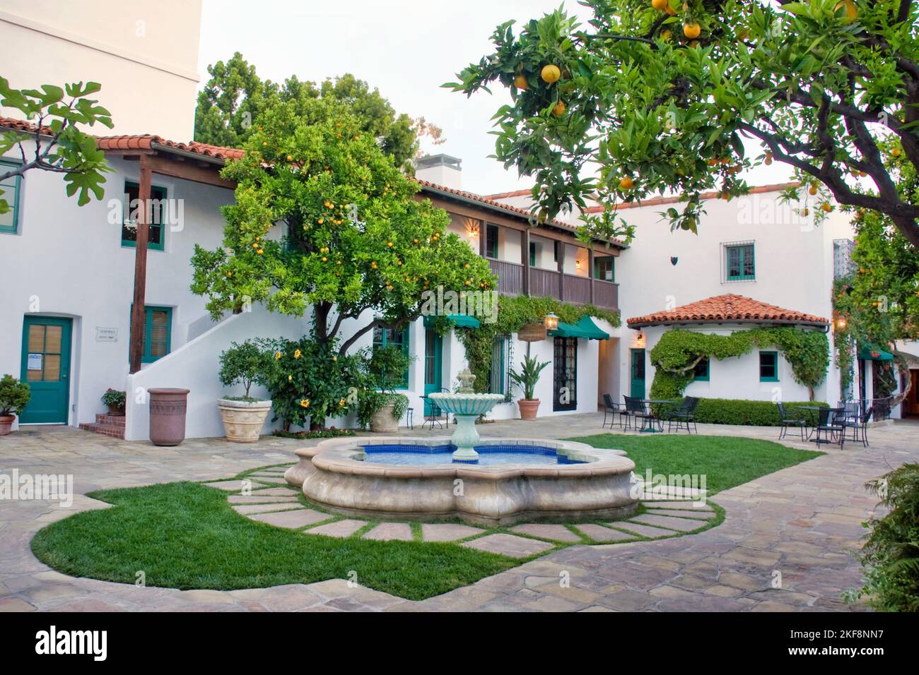 Der spanische Innenhof von Santa Barbara, Kalifornien Stockfoto