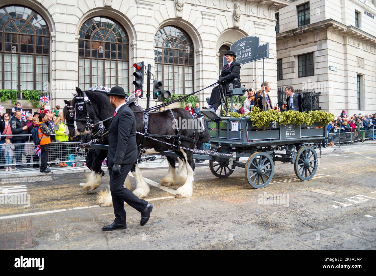 Shepherd Neame bei der Lord Mayor's Show Parade in der City of London, Großbritannien. Brewer's Dray and Shire Horses Stockfoto
