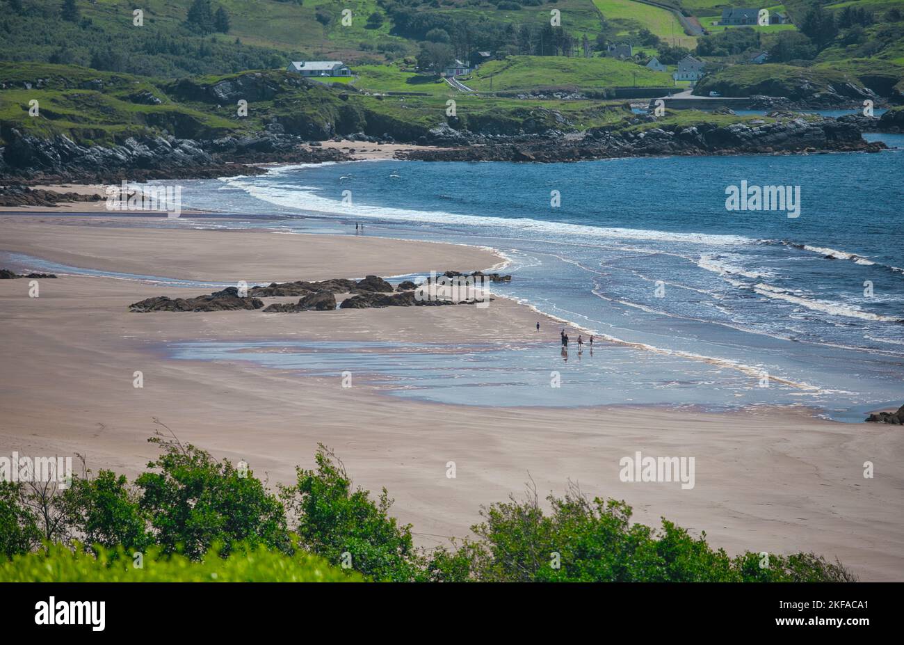 Blick auf den Strand Blue Flag Fintra von oben, in der Nähe von Killybegs, County Donegal, Irland Stockfoto