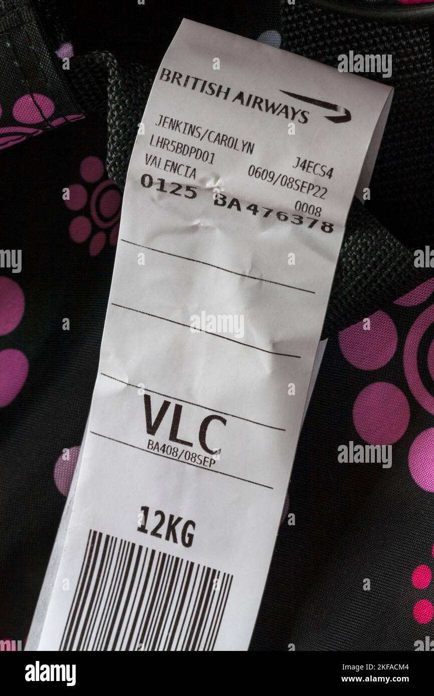 Gepäckaufkleber von BA British Airways auf dem Gepäck des Flughafens VLC Valencia in Spanien