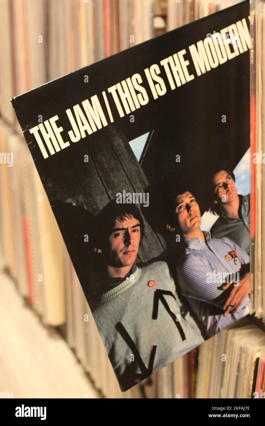 The Jam / Dies ist das Modern World Album im Vinyl-Format - Veröffentlichung 1977 Stockfoto