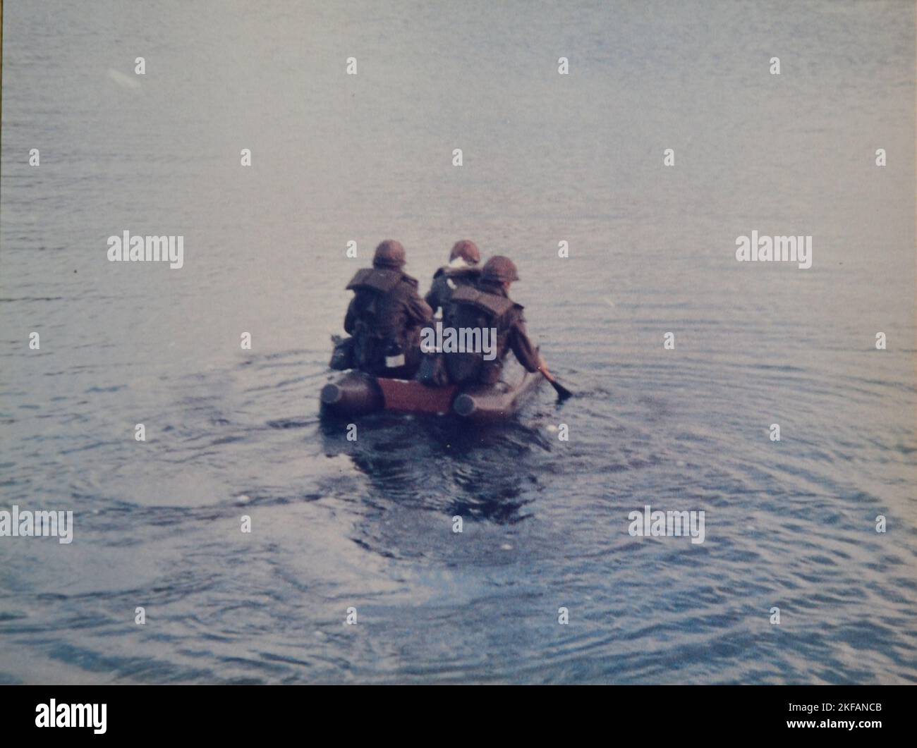 1985,Niederlande.Wehrpflicht.einmal zum Dienst berufen, waren Rekruten in der Regel 14 bis 16 Monate lang im Dienst.während der Dienstmonate erhielten Rekruten zweieinhalb Monate Grundausbildung und waren für den Rest des Zeitraums im aktiven Dienst. Stockfoto