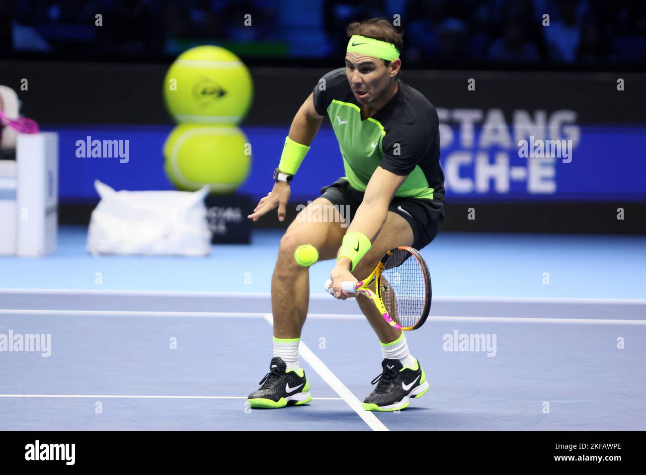 Turin, Italien, 17/11/2022, Rafa Nadal aus Spanien während des Round Robin-Einzelmatches zwischen Rafa Nadal aus Spanien und Casper Ruud aus Norwegen am fünften Tag der Nitto ATP World Tour Finals. Stockfoto