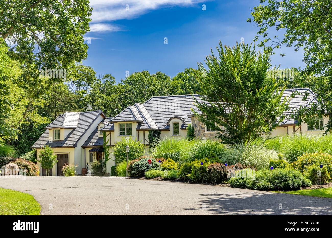 Landschaft mit einem teuren Haus in den hamptons Stockfoto
