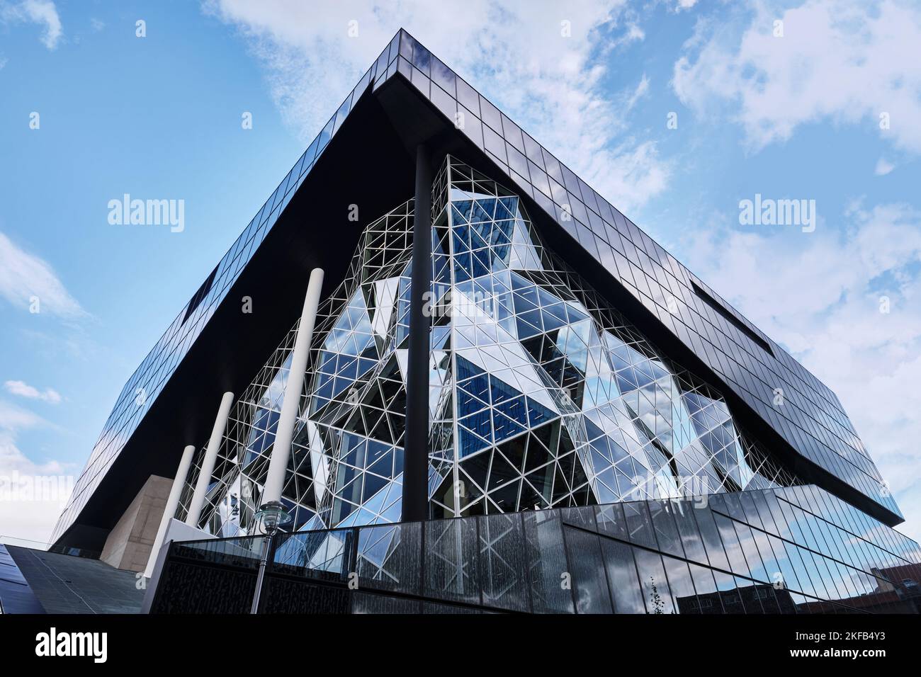 Berlin, Deutschland - Sept. 2022: Zeitgemäßes Gebäude des Axel Springer Campus, entworfen von Oma Stockfoto