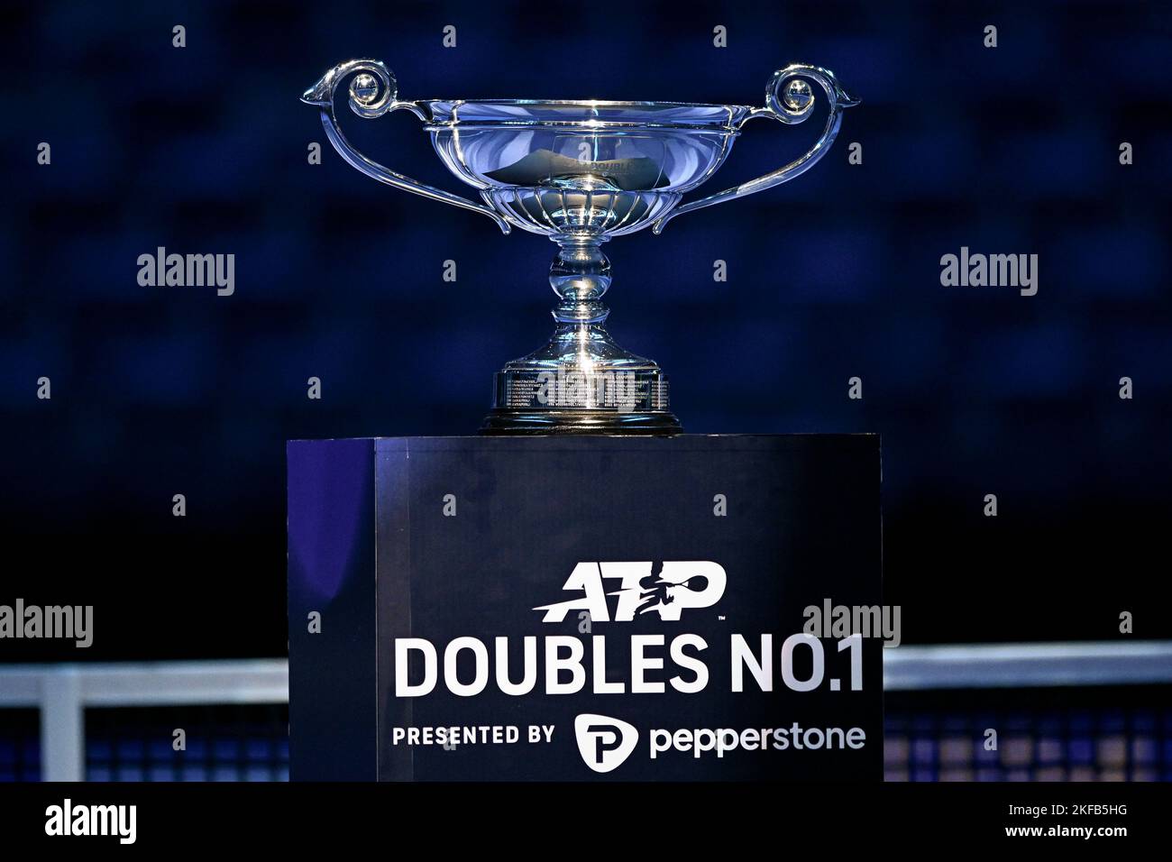 Turin, Italien. 17. November 2022. Die ATP verdoppelt die Trophäe Nr. 1 zum Jahresende wird am fünften Tag des Nitto ATP Finals gesehen. Kredit: Nicolò Campo/Alamy Live Nachrichten Stockfoto