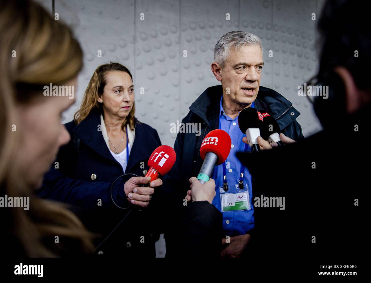 BADHOEVEDORP - Deszendent Robbert van Heijningen reagiert auf den Justizkomplex Schiphol nach dem Urteil in dem umfangreichen Strafverfahren über den Abschuss von Flug MH17. Vier Männer werden wegen der Beteiligung an der Katastrophe, bei der alle Insassen getötet wurden, angeklagt. ANP SEM VAN DER WAL niederlande Out - belgien Out Stockfoto