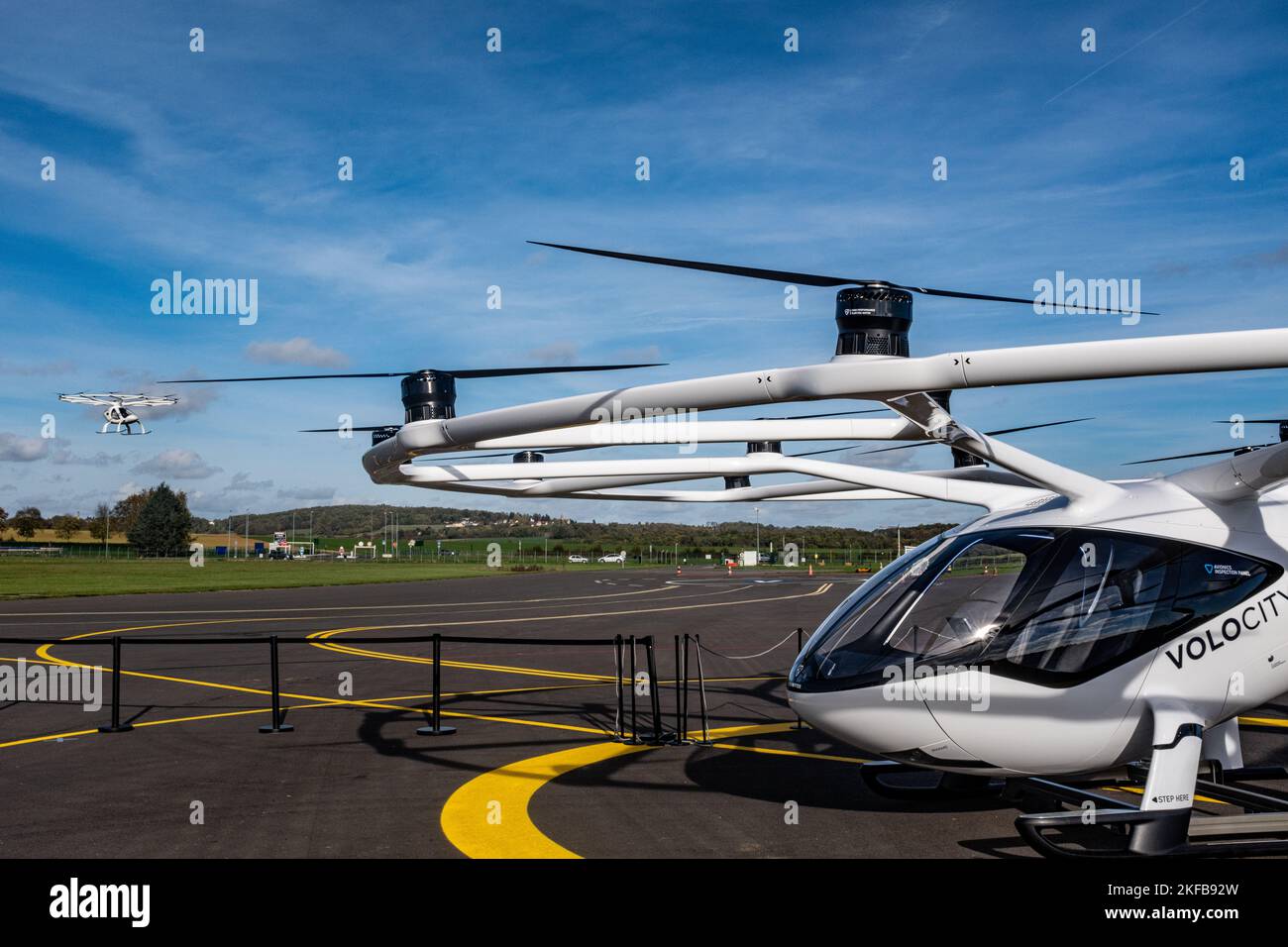 Flugtaxi eVTOL. Volocopter VoloCity an einem Vertiport auf dem Flugplatz Pontoise-coreilles, nordwestlich von Paris, Frankreich Stockfoto