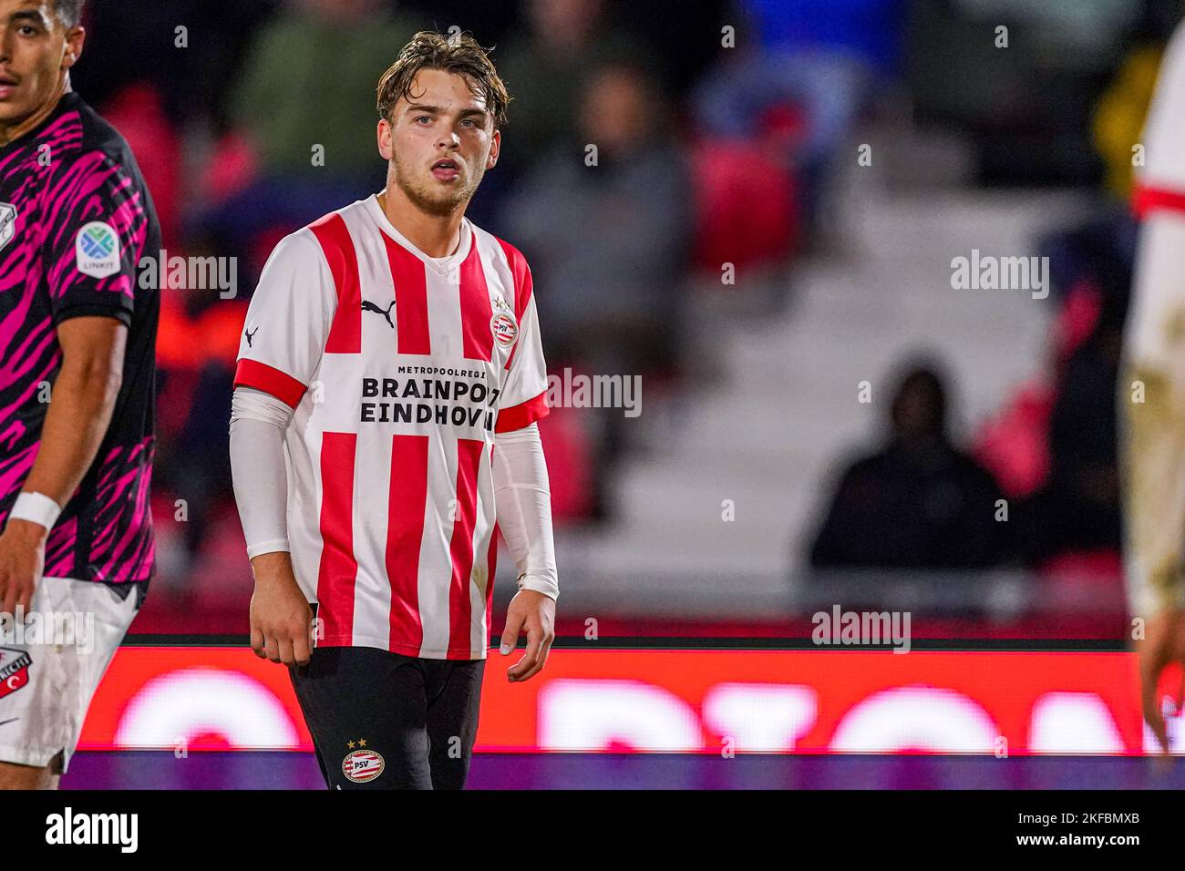 EINDHOVEN, NIEDERLANDE - 17. NOVEMBER: Jason van Duiven von PSV U23 während des niederländischen Keukenkampioendivisie-Spiels zwischen Jong PSV und Jong FC Utrecht am 17. November 2022 auf dem PSV Campus De Herdgang in Eindhoven, Niederlande (Foto: Rene Nijhuis/Orange Picts) Stockfoto