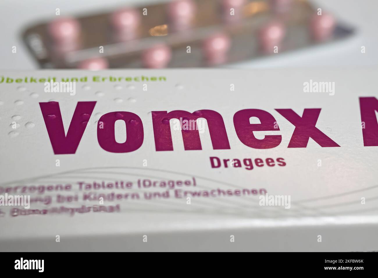 Viersen, Deutschland - Juni 9. 2022: Nahaufnahme von Packungen Vomex ...