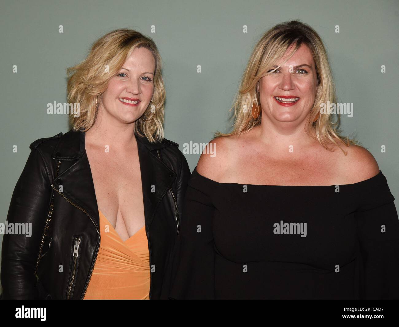 16. November 2022, Westwood, Kalifornien, USA: Lizzie Molyneux-Logelin und Wendy Molyneux nehmen an der Los Angeles Premiere von Prime Video's ''The People We Hate at the Wedding' Teil (Foto: © Billy Bennight/ZUMA Press Wire) Stockfoto