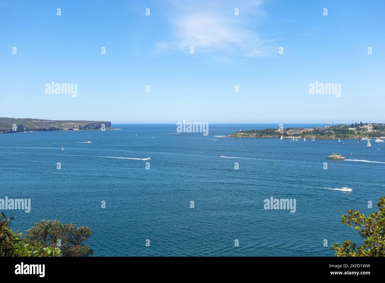 Ein Blick auf den Norden und Süden führt am östlichen Ende von Port Jackson / Sydney Harbour Stockfoto