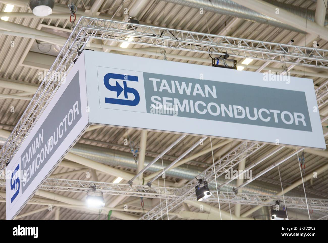 München, Deutschland. 17.. November 2022. Taiwan Semiconductor bei der Electronica/Semicon Europa Messe, der Weltleitmesse und Konferenz der Elektronik, in München. -- Taiwan Semiconductor auf der Electronica/Semicon Europe, der weltweit führenden Fachmesse und Konferenz für Elektronik, in München, Deutschland. (Foto: Alexander Pohl/Sipa USA) Quelle: SIPA USA/Alamy Live News Stockfoto