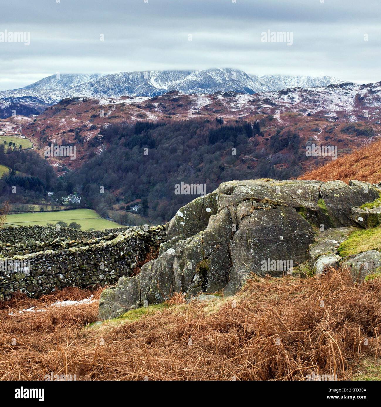 Blick von oben Scandale auf Loughrigg fiel im Winter Lake District National Park Cumbria England Vereinigtes Königreich Stockfoto