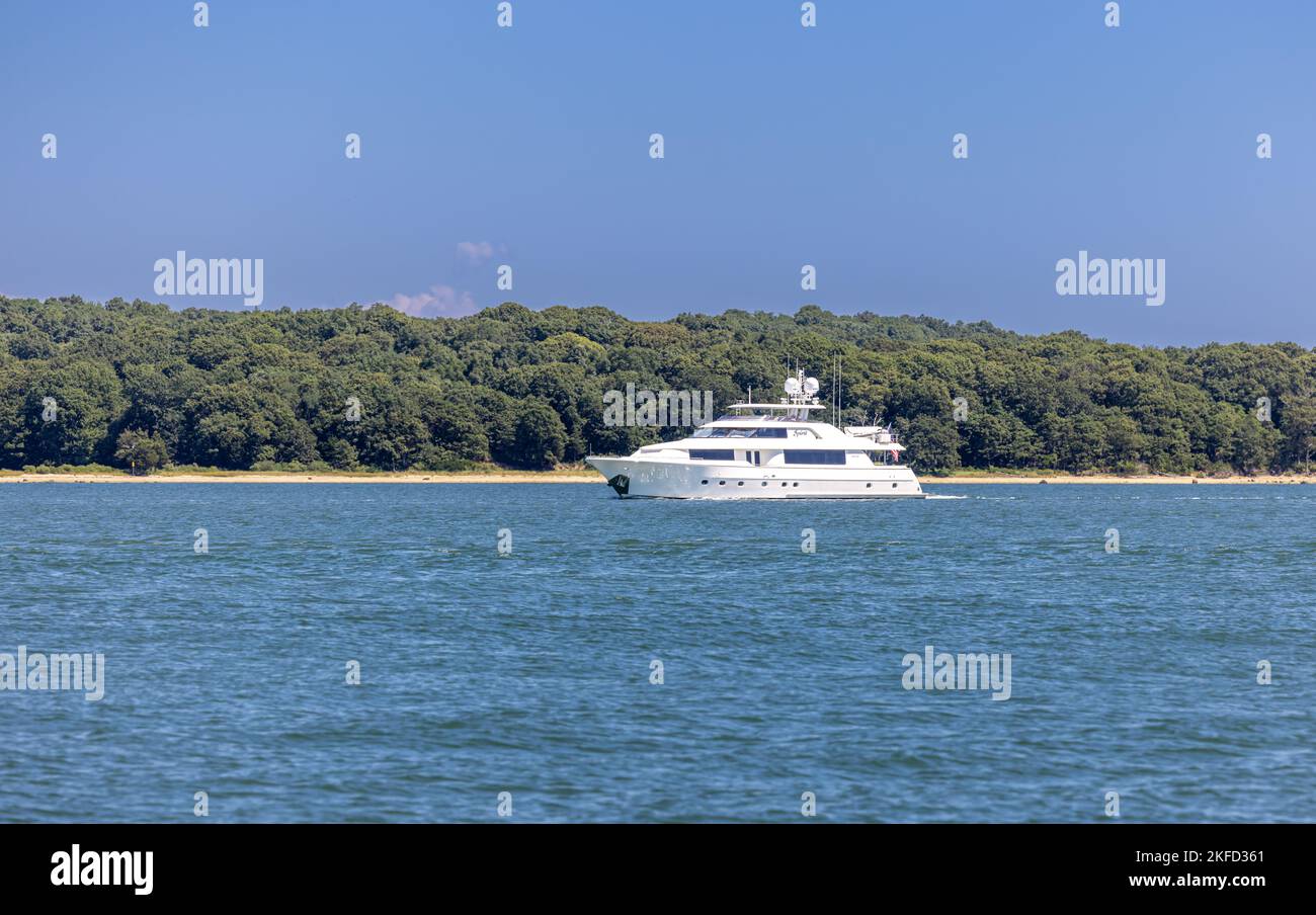 Motoryacht, Spirit Under Way off Shelter Island, NY Stockfoto