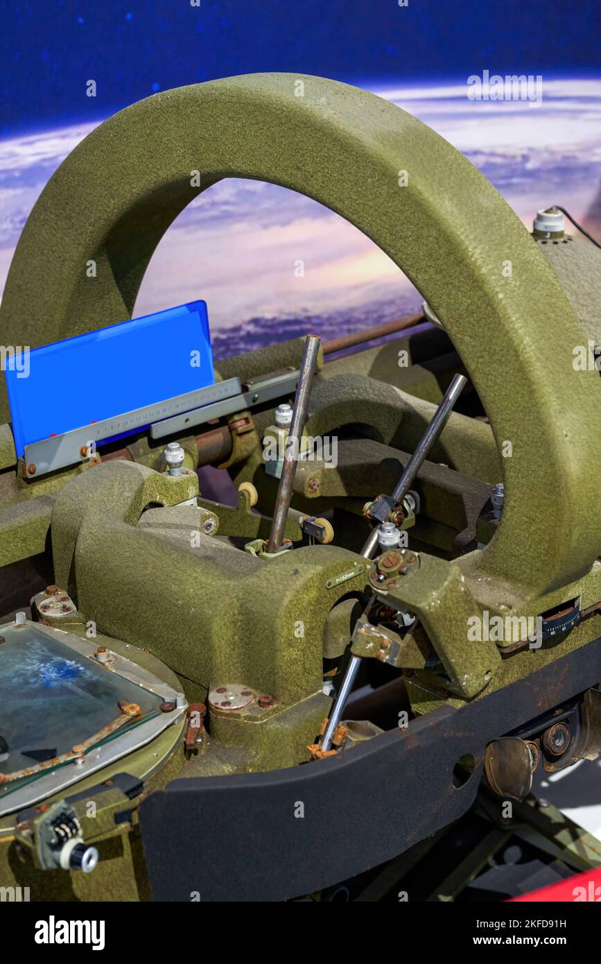 Nahaufnahme professioneller Instrumente, die in der geologischen Bergbauwissenschaft eingesetzt werden Stockfoto