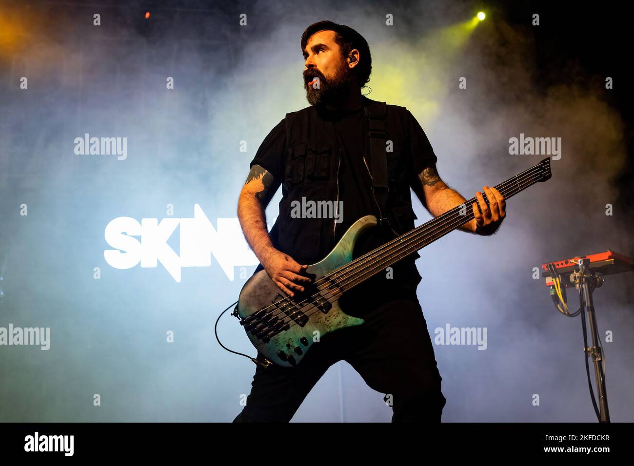Mailand, Italien. 17.. November 2022. Daniel Pugsley von der walisischen Reggae-Metal-Band Skindred tritt live auf Alcatraz auf. (Foto von Mairo Cinquetti/SOPA Images/Sipa USA) Quelle: SIPA USA/Alamy Live News Stockfoto