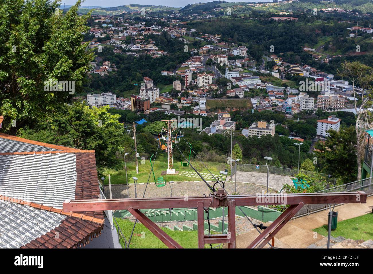 Der Blick auf Serra Negra von einer Seilbahn, Sao Paulo Stockfoto