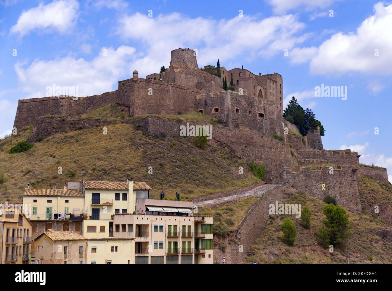 Spanien - Castillo de Cardona auf dem Hügel Stockfoto