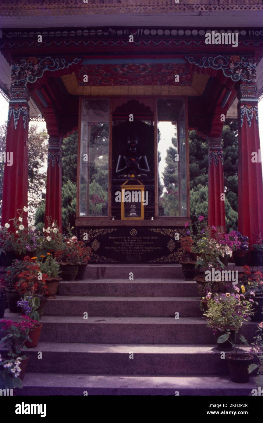 Der historische Buddha, auch bekannt als Gotama Buddha, wurde in Lumbini, in der nepalesischen Region Terai, nahe der indischen Grenze, geboren. Er ist einer der wichtigsten asiatischen Denker und spirituellen Meister aller Zeiten und hat in vielen Bereichen der Philosophie mitgewirkt, einschließlich Epistemologie, Metaphysik und Ethik. Die Lehre Buddhas bildete die Grundlage für die buddhistische Philosophie, die zunächst in Südasien und später im Rest Asiens entwickelt wurde. Buddhismus und buddhistische Philosophie haben jetzt eine globale Nachfolge. Stockfoto