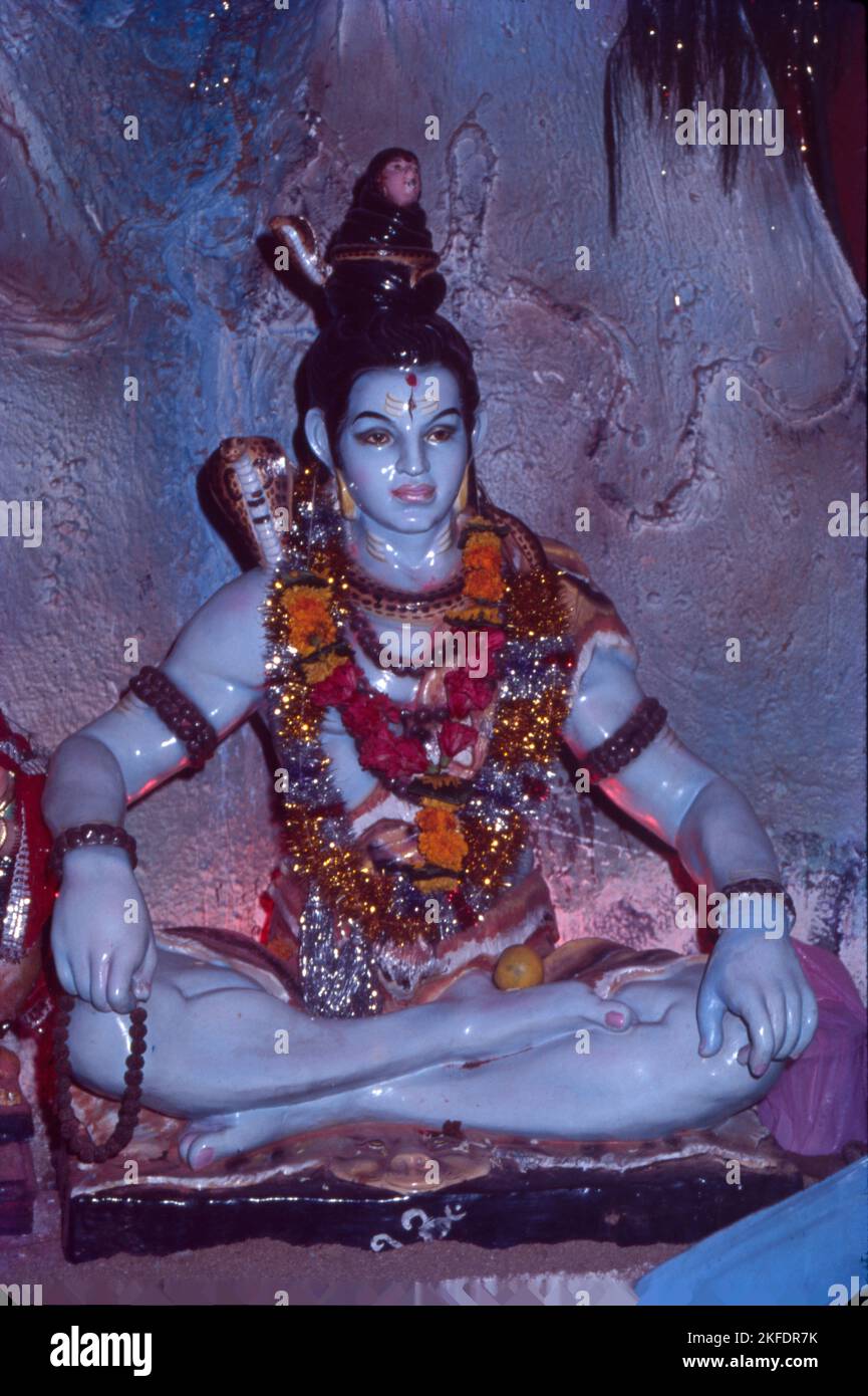 Lord Shiva:- ist bekannt als 'der Zerstörer' innerhalb der Trimurti, der Hindu-trinität, die auch Brahma und Vishnu umfasst. In der Shaivitischen Tradition ist Shiva der höchste Herr, der das Universum erschafft, beschützt und verwandelt. Andere Namen sind Shankara, Bholenath, Maheśvara Stockfoto