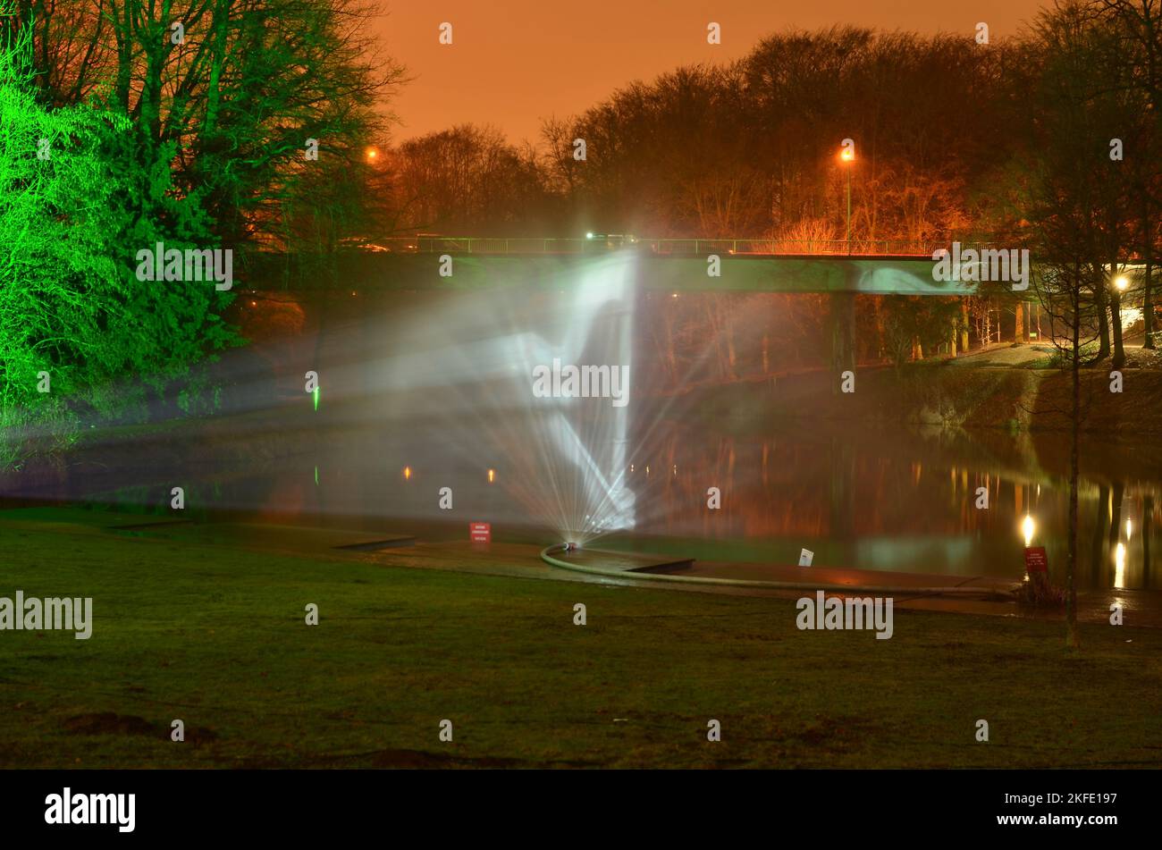 Harp-Projekt im Nebeldust lightart Gruga Park Essen Deutschland Stockfoto