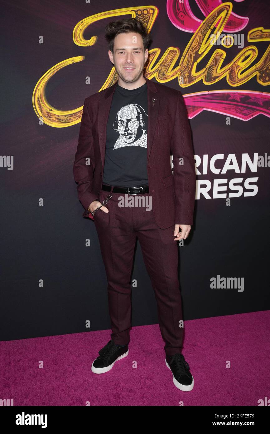 New York City, Usa. 17.. November 2022. Ben Rappaport nimmt an der Broadway-Eröffnungsnacht von „& Juliet“ im Stephen Sondheim Theatre am 17. November 2022 in New York City Teil. (Foto von John Nacion/NurPhoto) Credit: NurPhoto/Alamy Live News Stockfoto