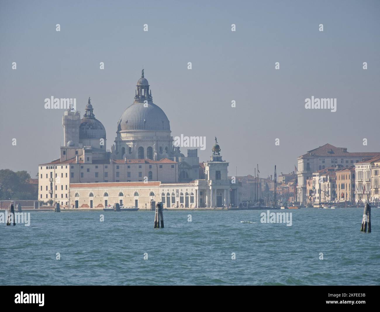 Die berühmte und glorreiche Küstenansprache nach Venedig "die Stadt der Kanäle" in Italien schafft Vorfreude auf das, was kommen wird Stockfoto