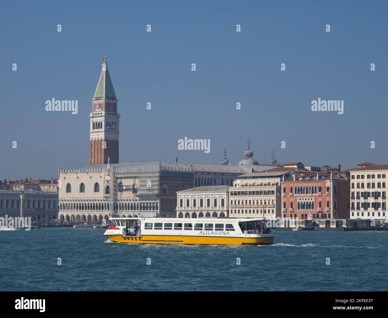 Die berühmte und glorreiche Küstenansprache nach Venedig "die Stadt der Kanäle" in Italien schafft Vorfreude auf das, was kommen wird Stockfoto