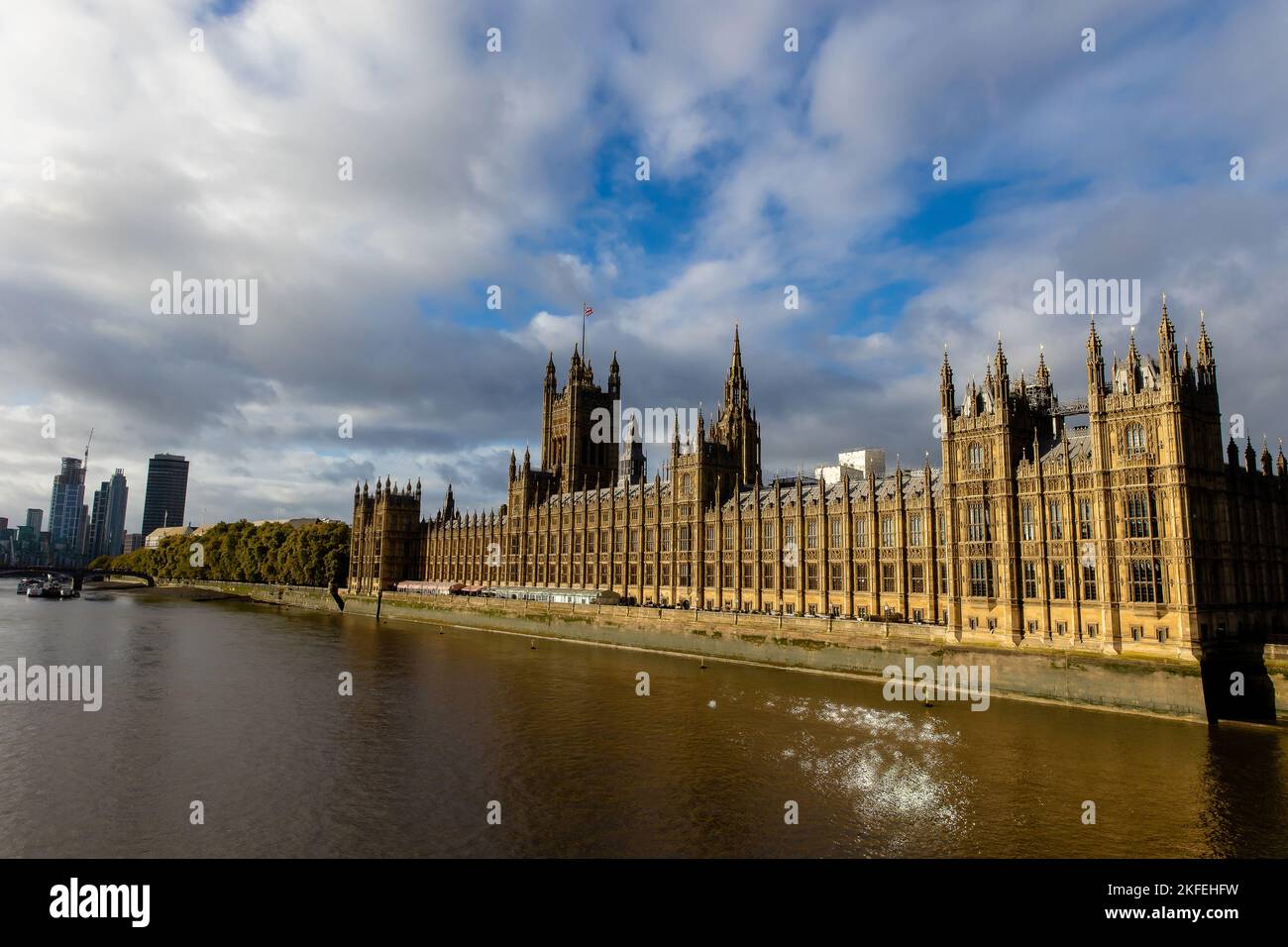 Palast von Westiminster in London, England (UK), an einem sonnigen Tag Stockfoto